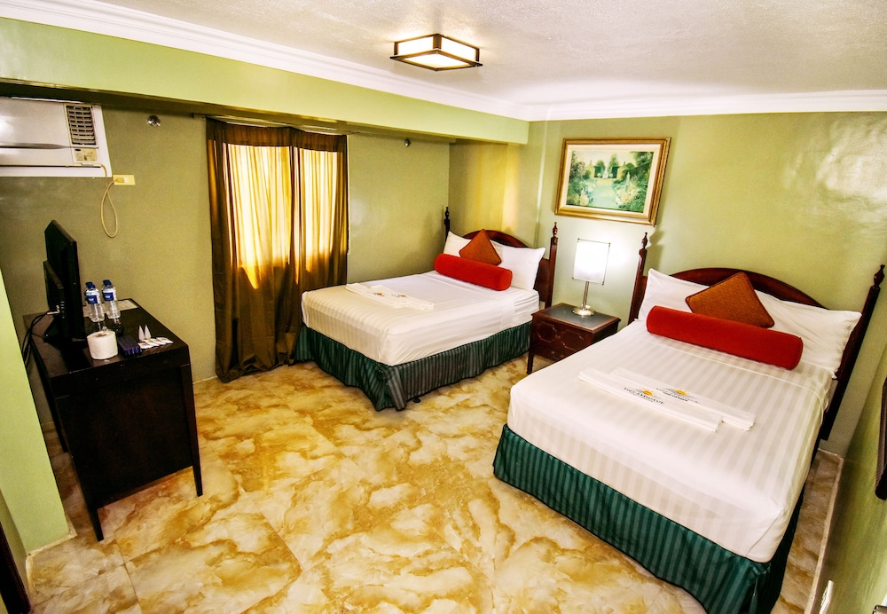 DELUXE, DOUBLE BED