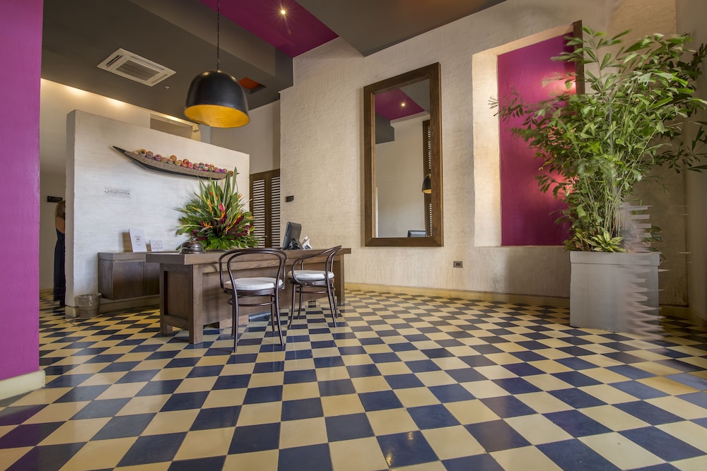 Sophia Hotel 12/65