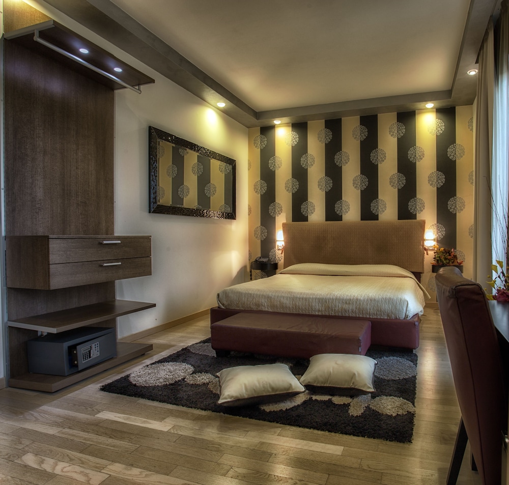 La Grotta Hotel 15/28