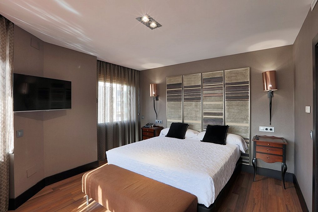 Hotel Condestable Iranzo 23/89