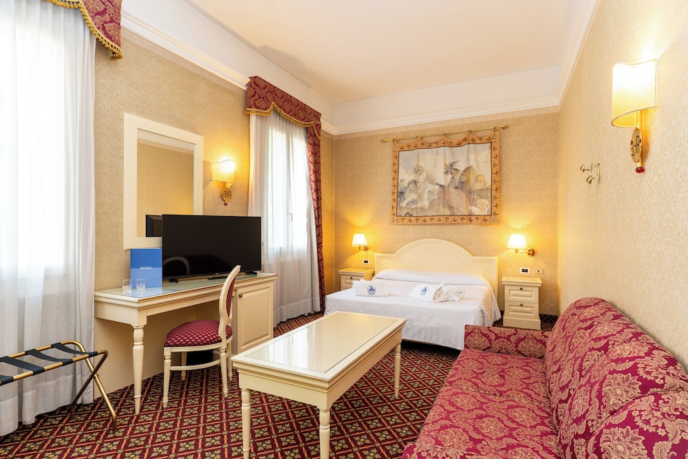 JUNIOR SUITE, STUDIO