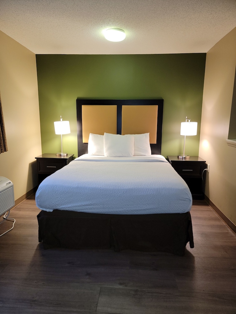Suburban Studios Cary - RDU Airport 10/31