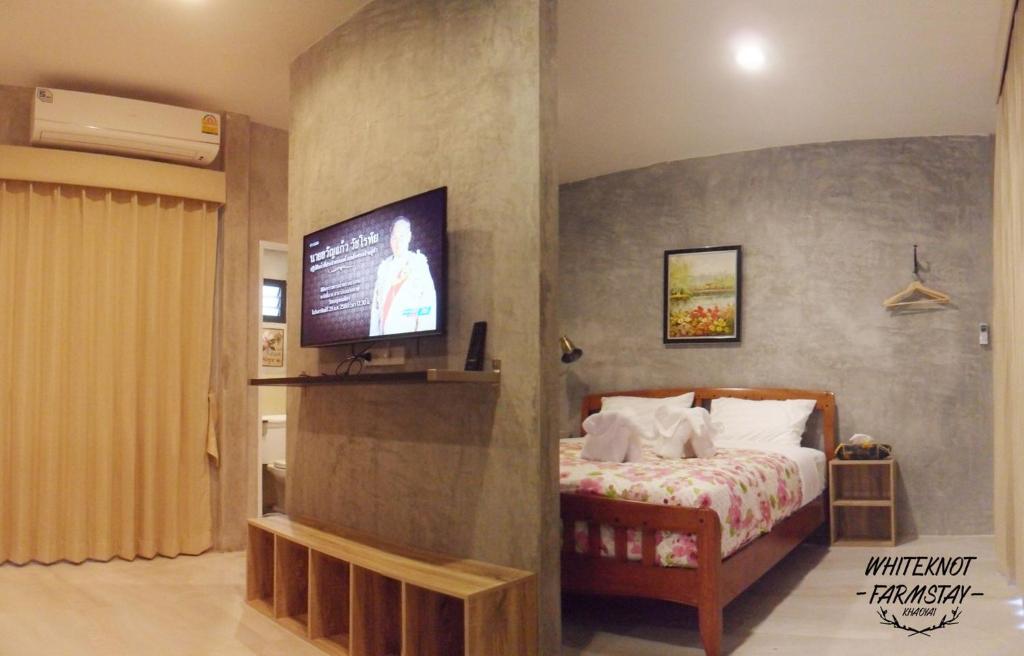 White Knot Khao Yai 13/50