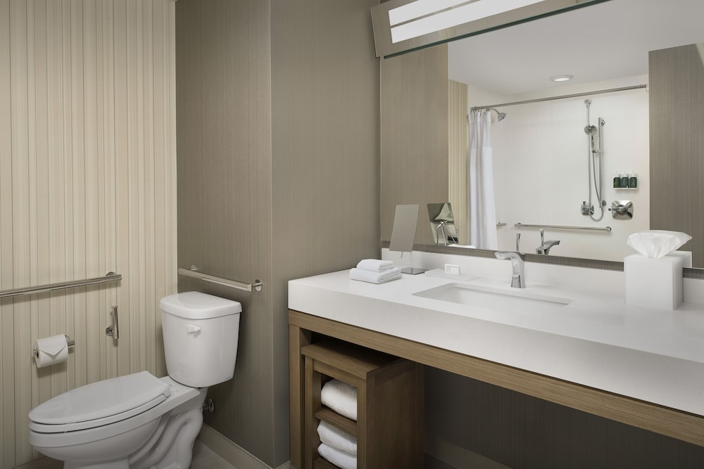 Courtyard by Marriott Portland East 9/48