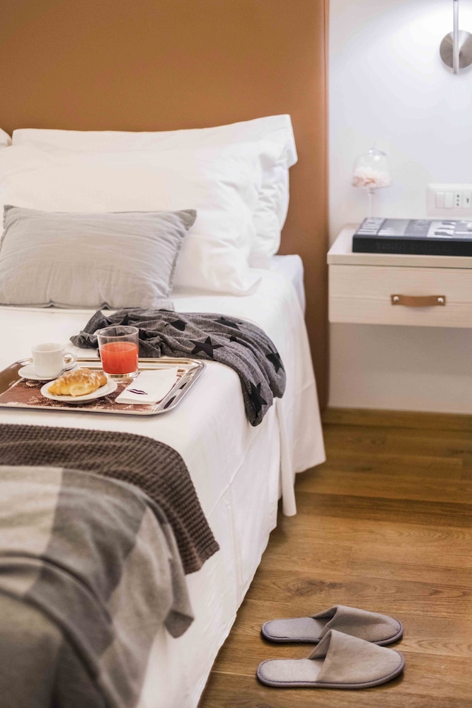 Giuturna Boutique Hotel 30/73