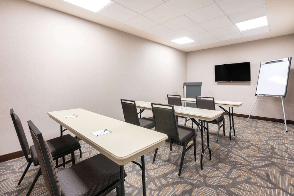 Hampton Inn San Jose Cherry Ave 22/26