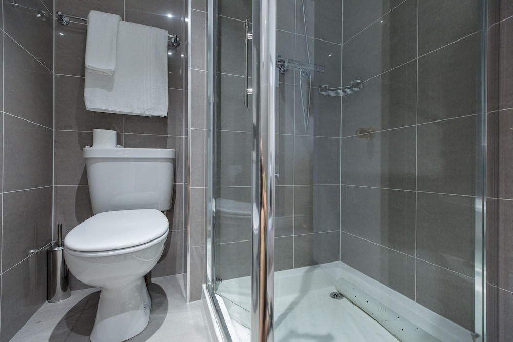 Kensington Gardens Hotel 16/38
