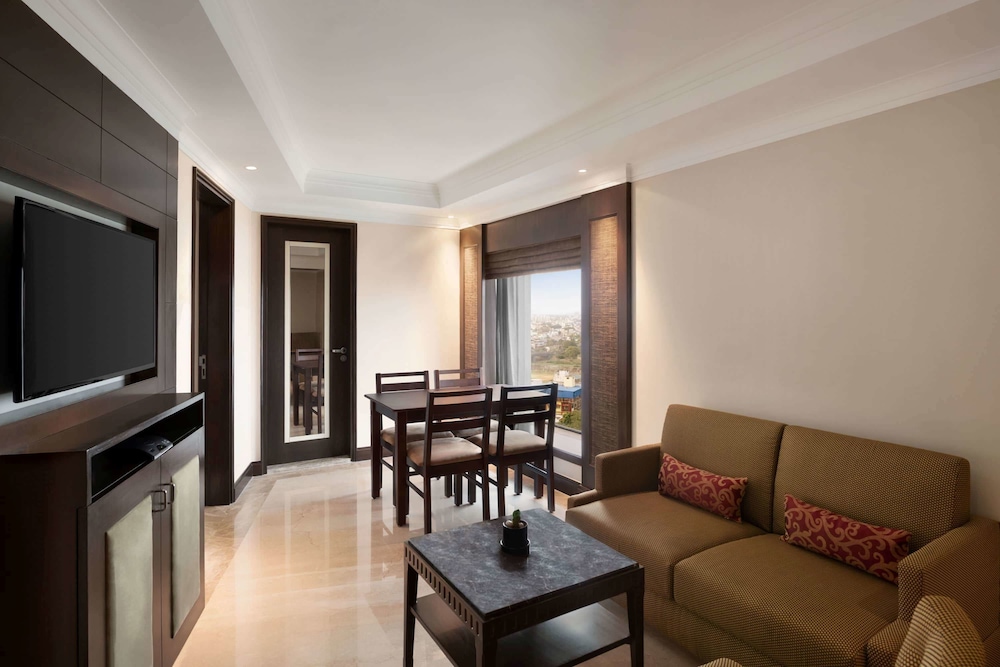 Ramada Plaza by Wyndham Chennai 36/55