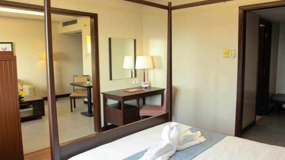 Tanza Oasis Hotel And Resort 18/50