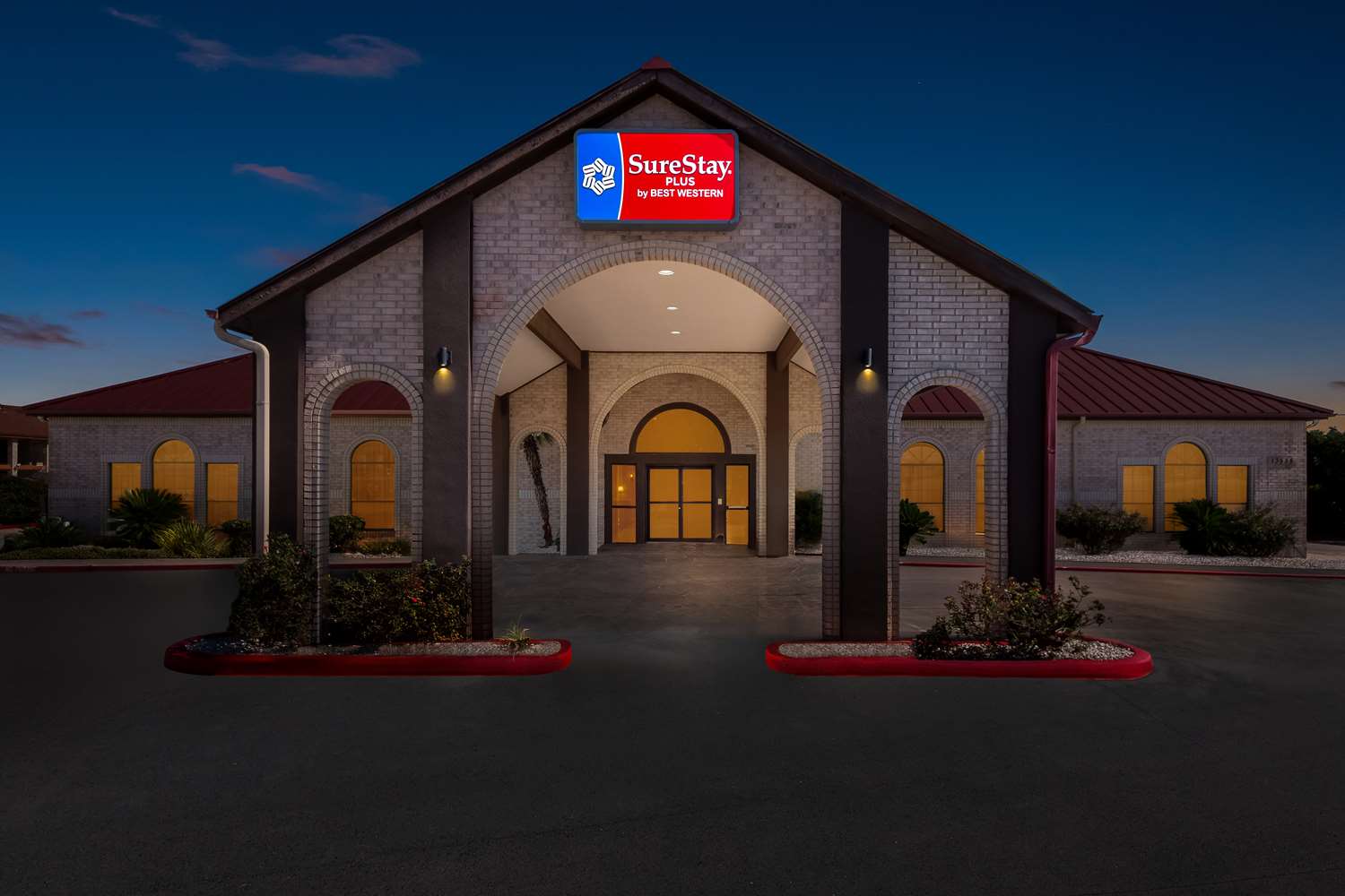 SureStay Plus by Best Western San Antonio Fiesta Inn 4/38