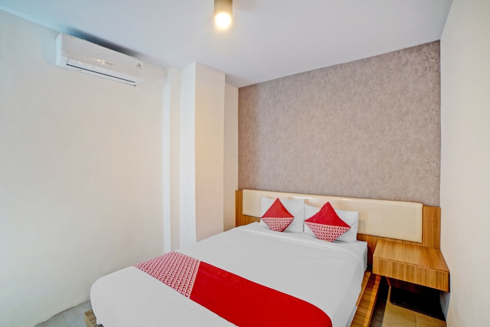 OYO 90559 Gamacity Residence 15/25