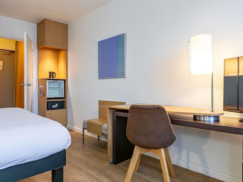 Hotel Mercure Paris Le Bourget 39/74
