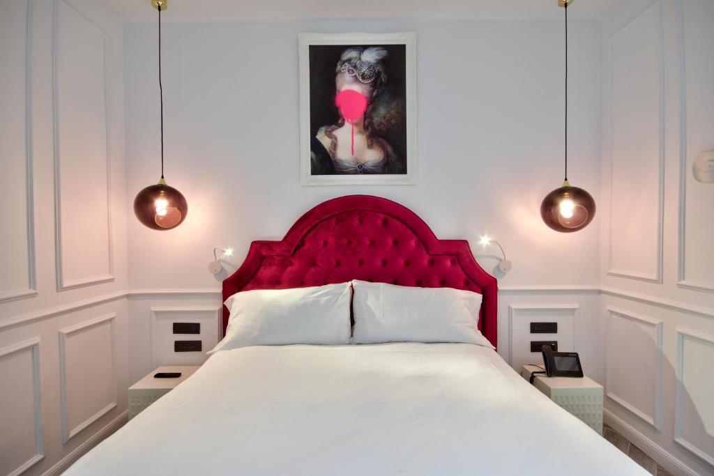 Deluxe, Suite, Double or Twin Bed