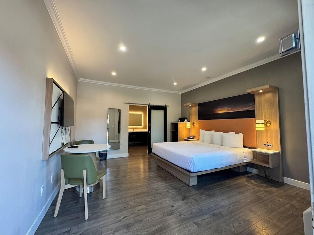 Granada Inn 25/53