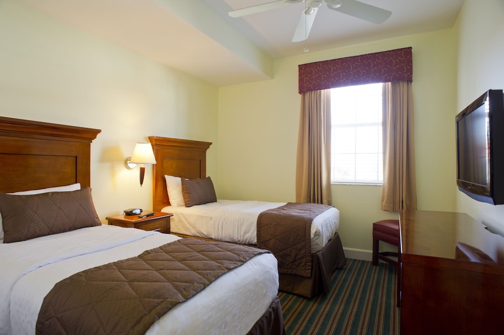 2 BEDROOMS, SUITE, TWIN BEDS, KING BED, SOFA