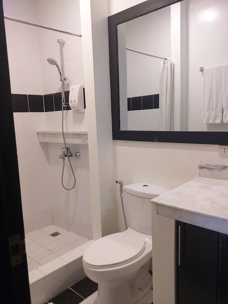 One Crescent Place Hotel 54/64