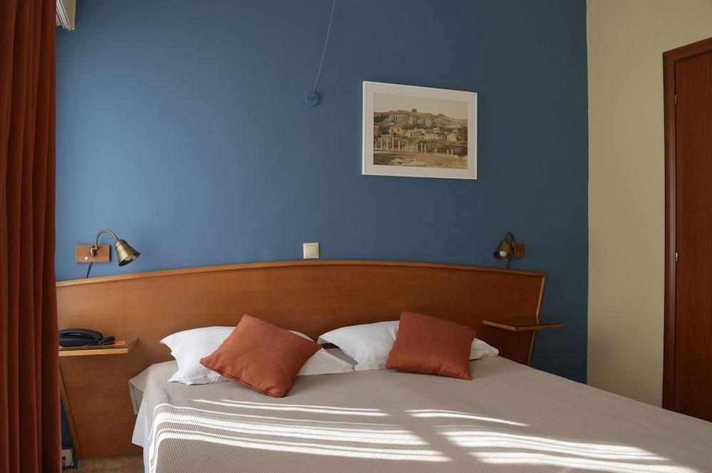 Evripides Hotel 19/69