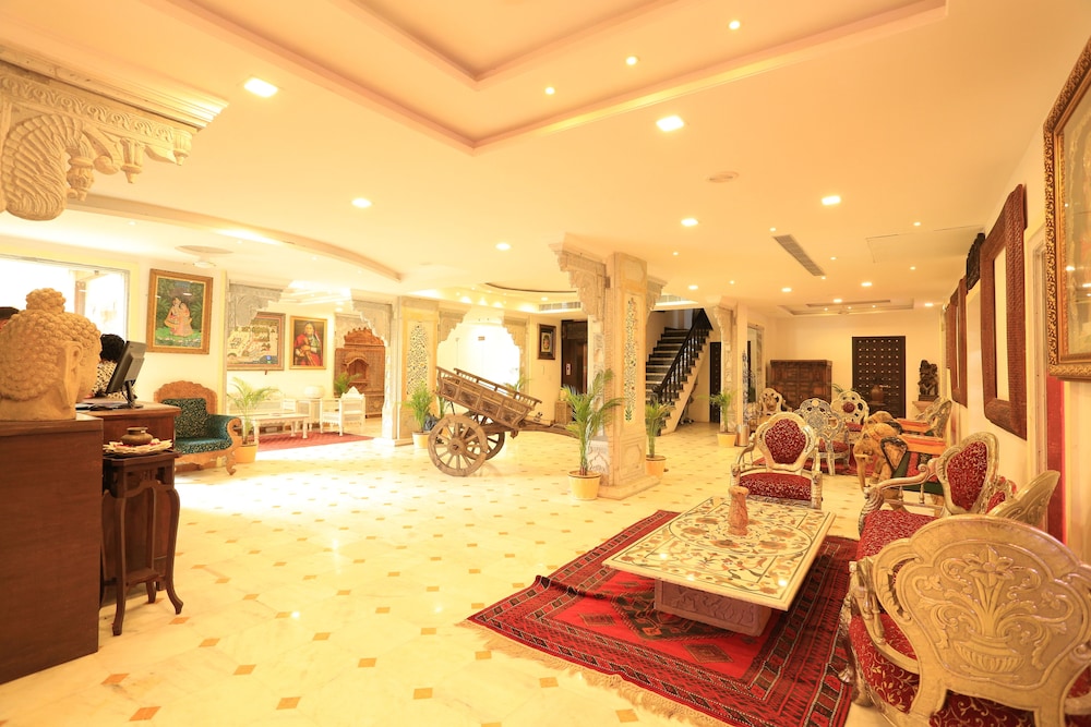 Bloom Boutique Udaipur (Lake Pichola) 42/50