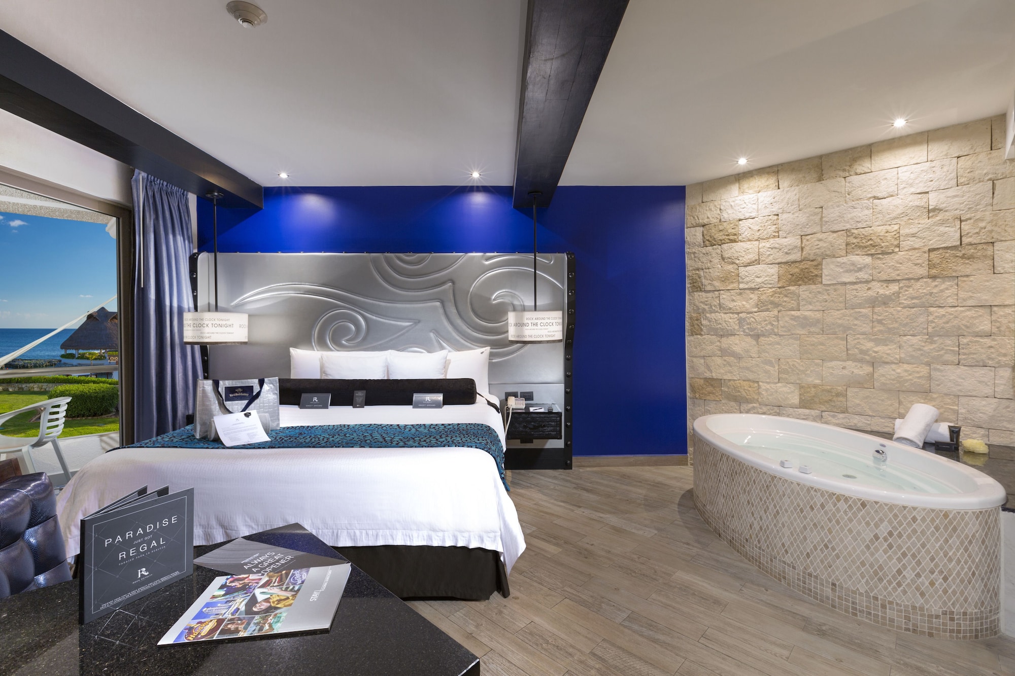 ROYAL, ROCK, KING BED, PARTIAL OCEAN VIEW