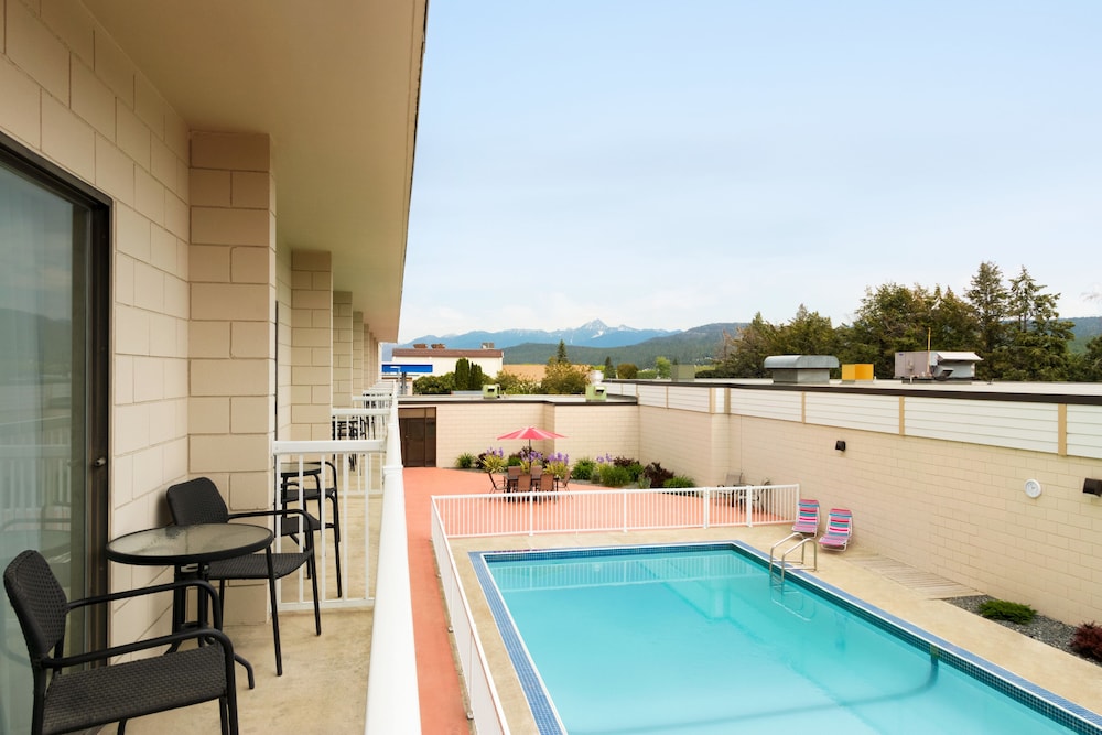 Days Inn by Wyndham Cranbrook Conference Centre 2/52