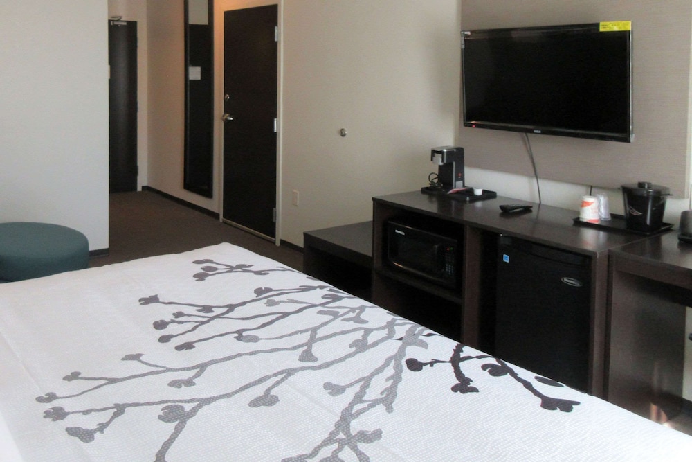 Sleep Inn & Suites Chiloquin-Crater Lake Junction 11/32