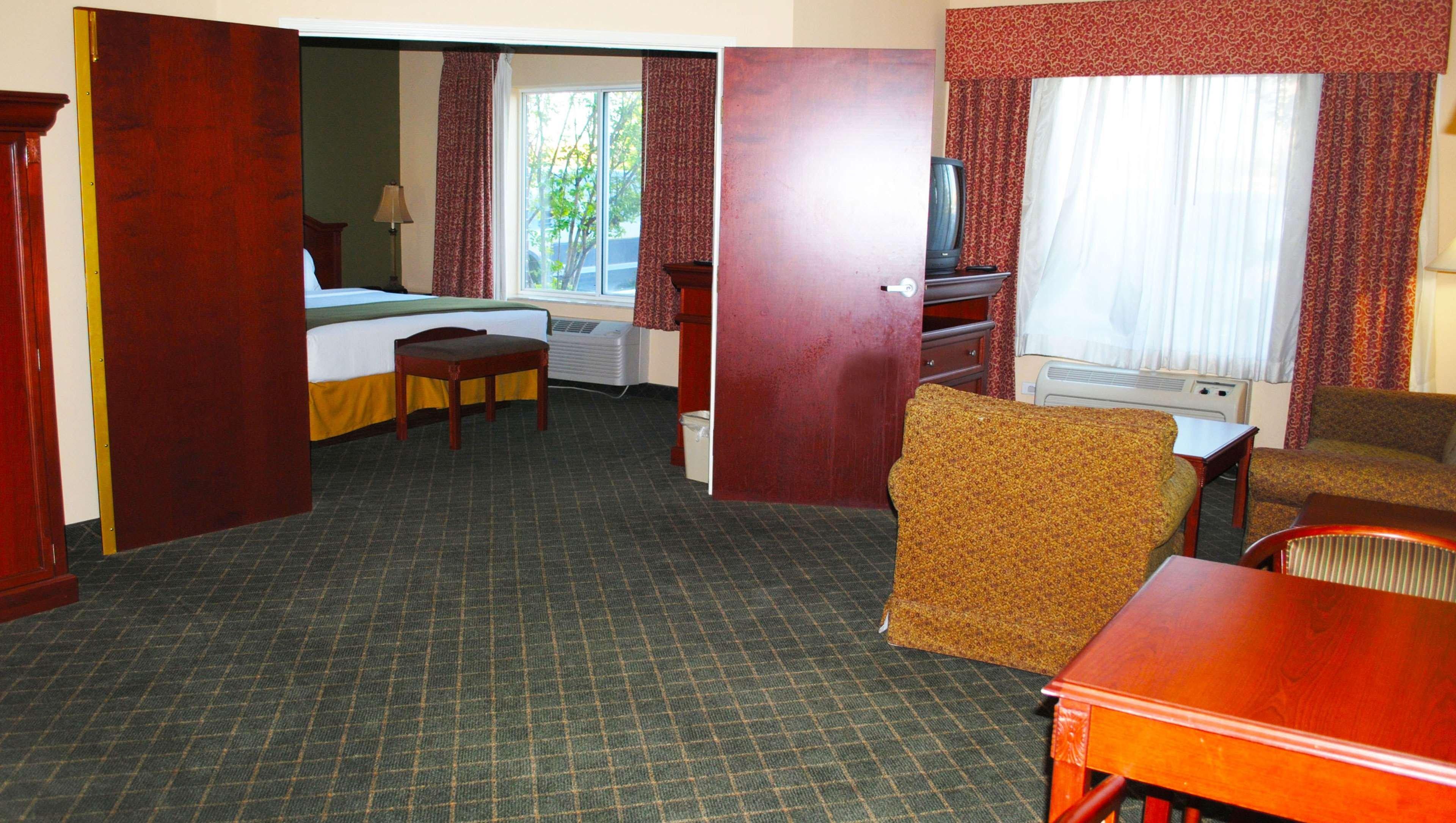 Room, King Bed, Hot Tub