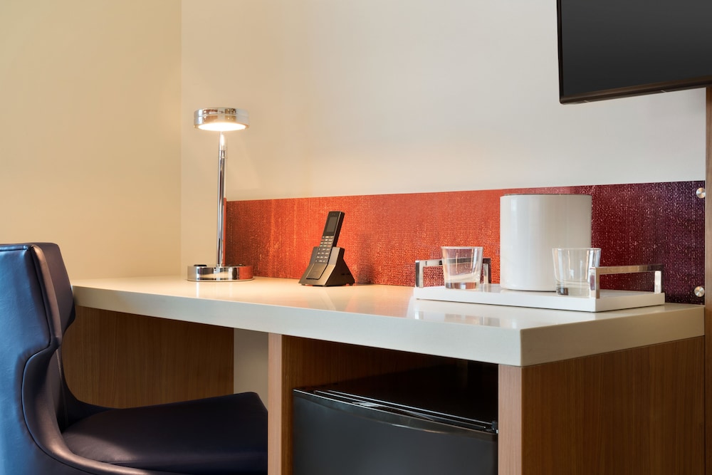 The Landing Hotel at Rivers Casino and Resort 51/63