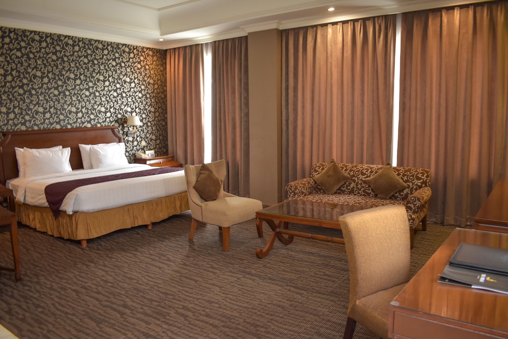 Mirah Hotel 34/65