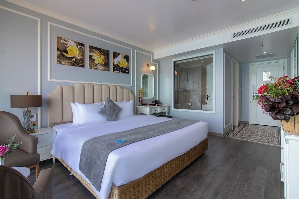 La Vague Hotel 9/20