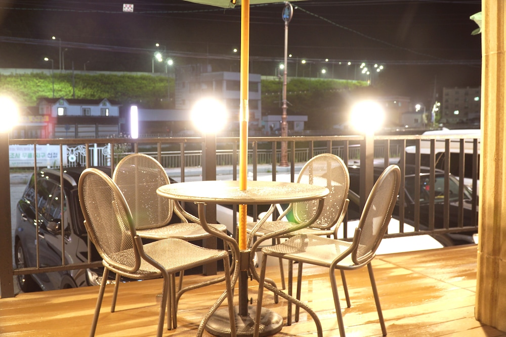 Persimmon Tourist Hotel 37/42