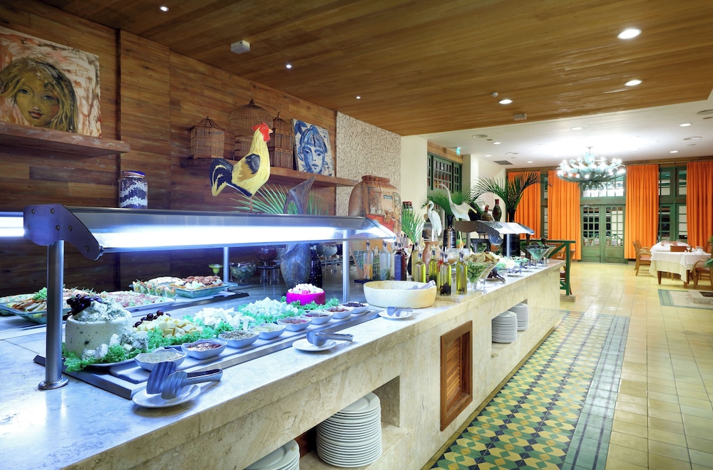 The Signature Level at Grand Palladium Imbassaí Resort & Spa 3/44