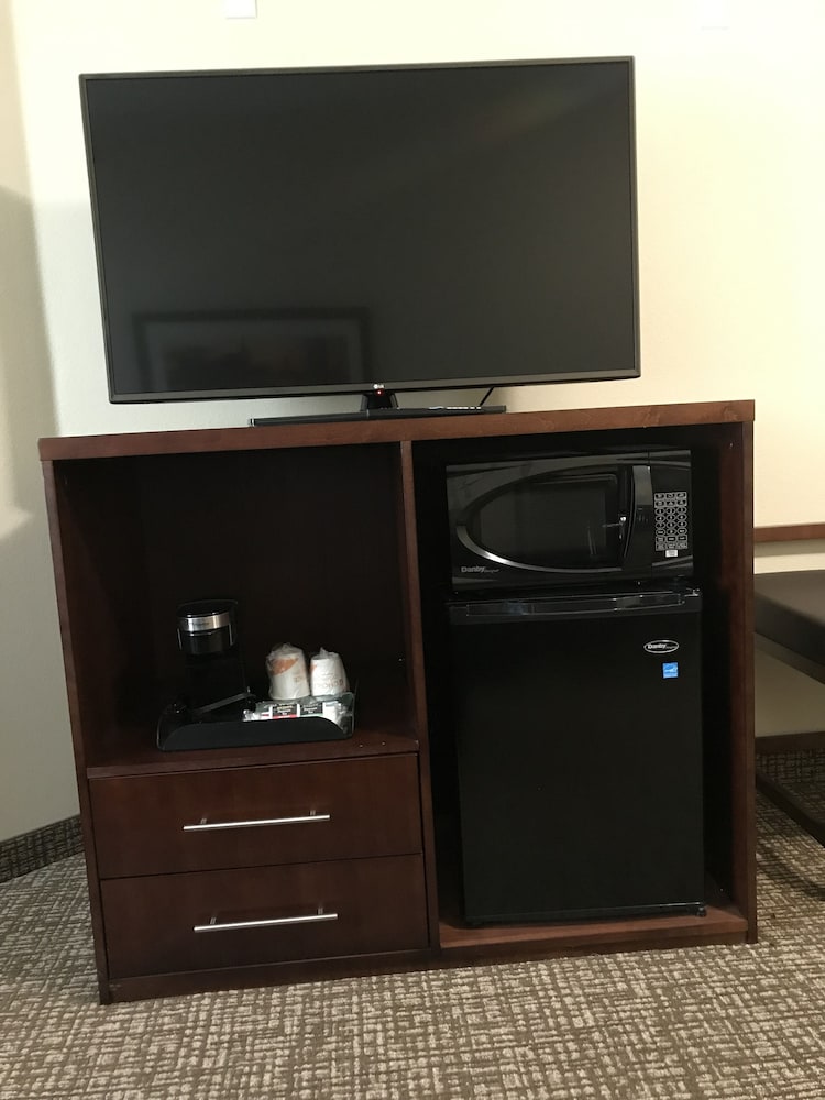 Comfort Suites Clarksville near Governors Square Mall 13/38