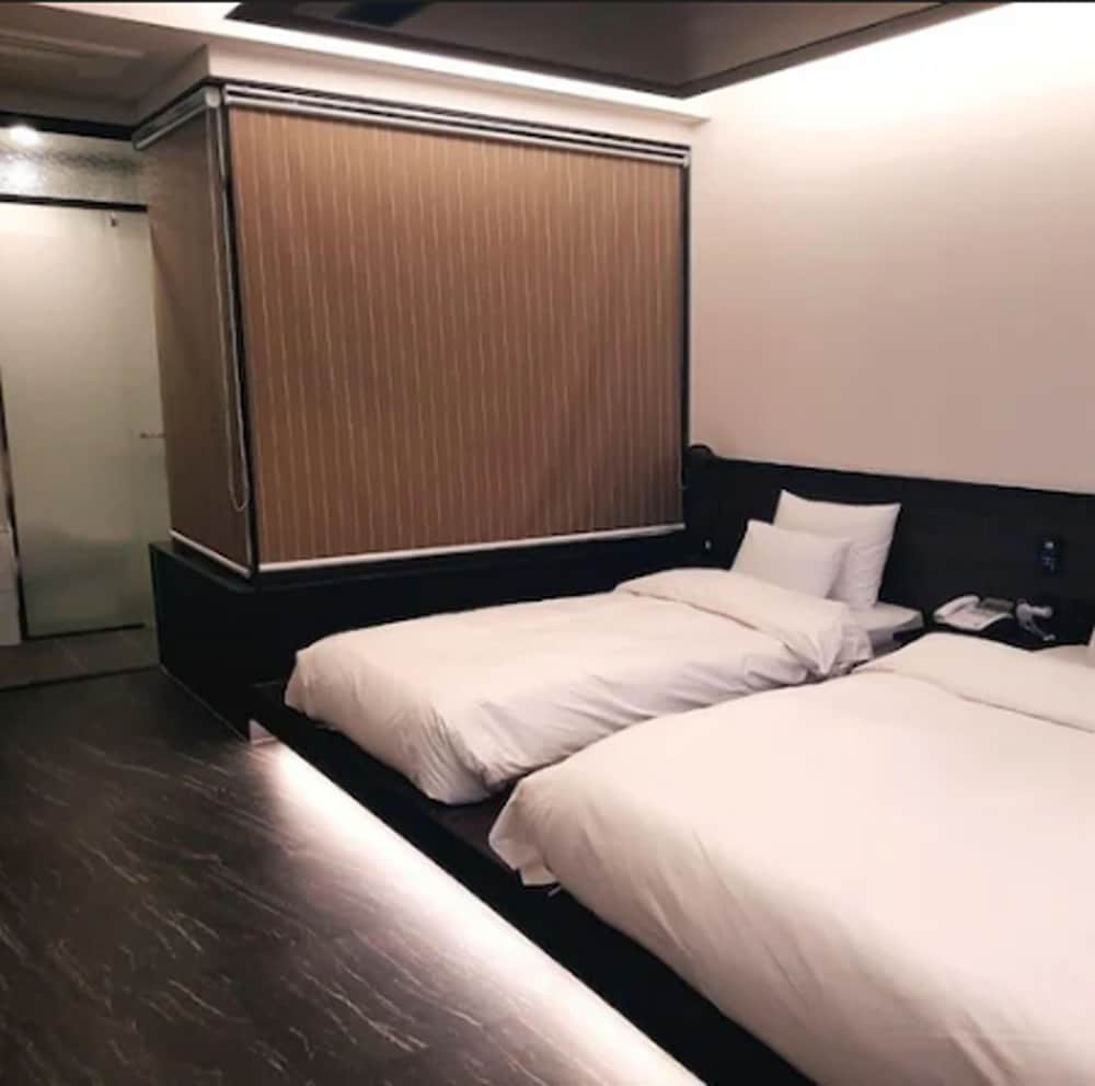 Hotel Wanted 20/70
