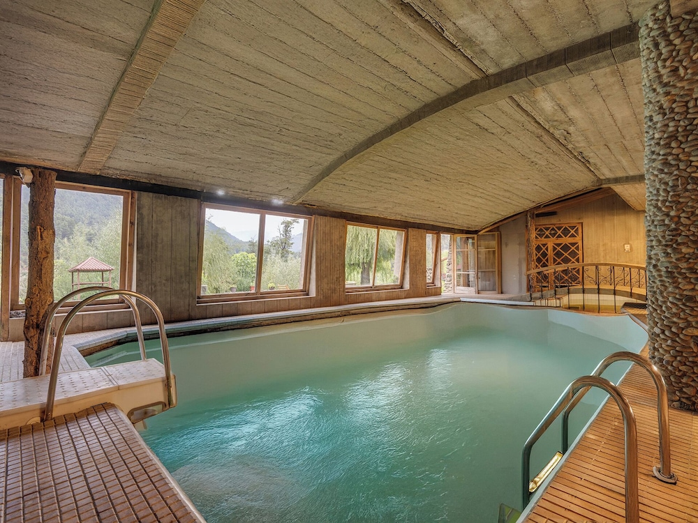 PAHALGAM HOTEL 23/39