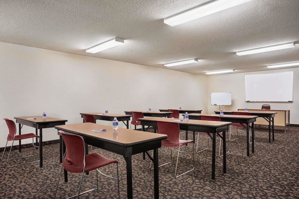 Travelodge by Wyndham Morrill 25/30