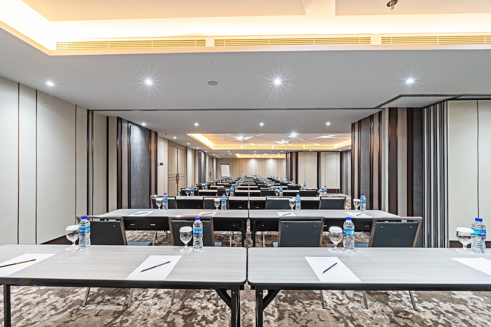 Platinum Tunjungan Hotel 39/50