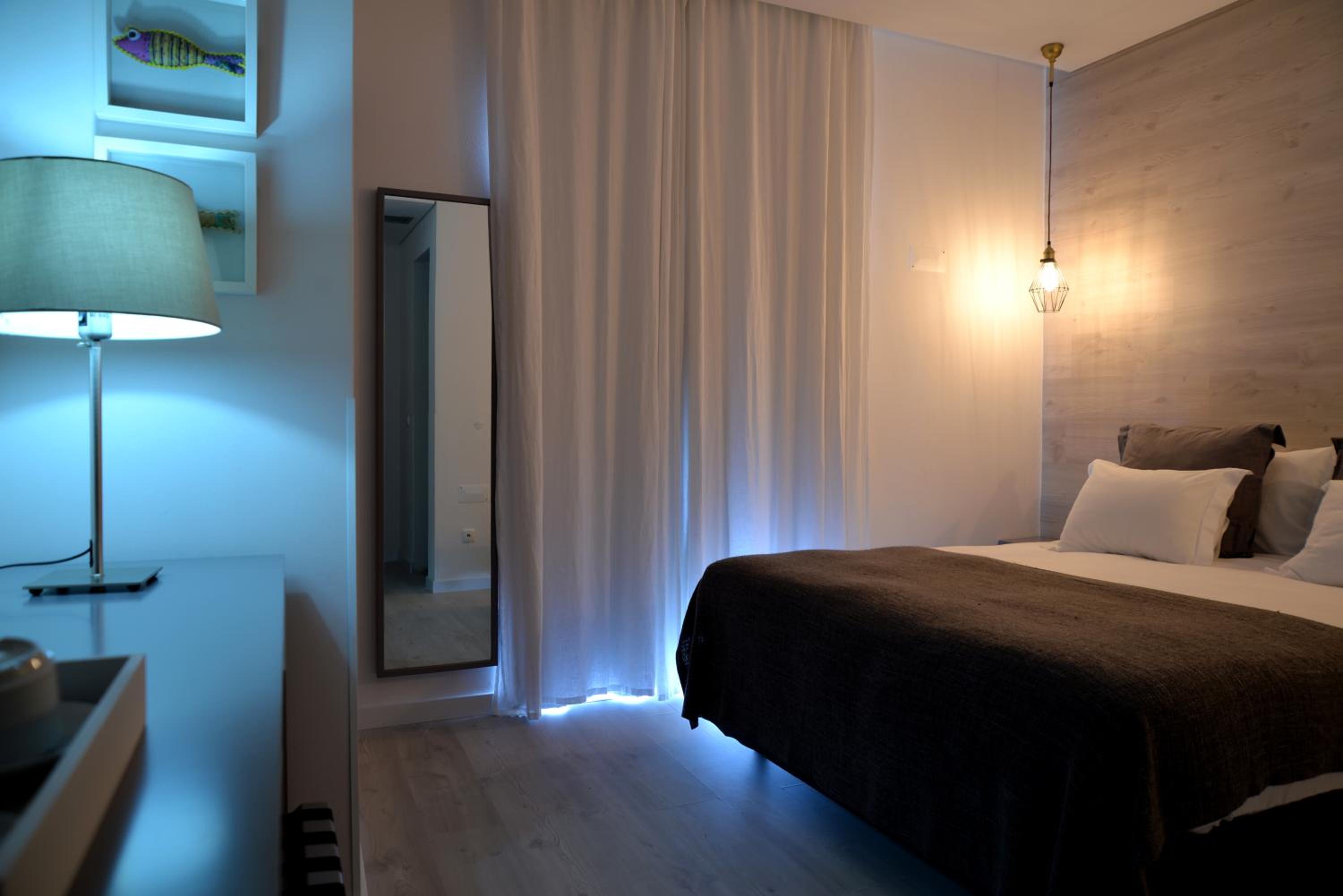 Room, Double Bed, Lateral Side Sea View, Balcony 5/6