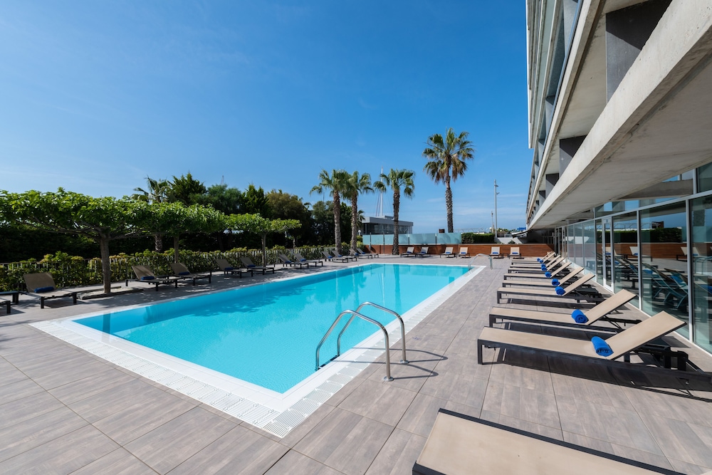 Atenea Port Mataro Hotel 9/65