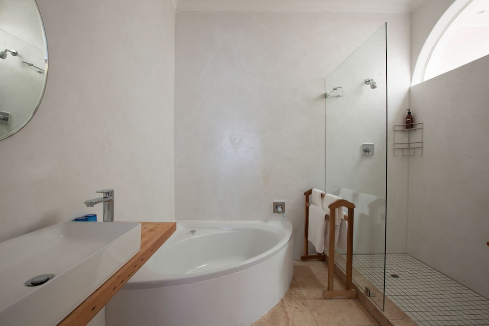 Chartfield Guesthouse 48/50
