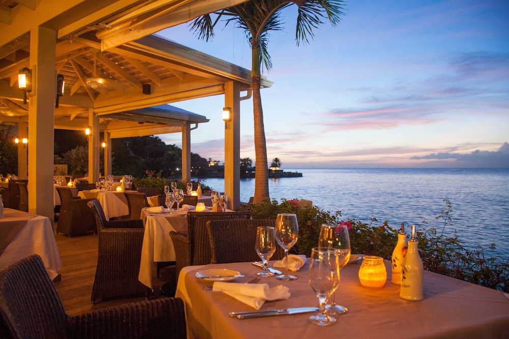 Cove Suites At Blue Waters 23/50