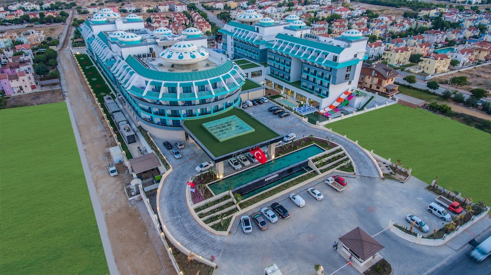 Sensitive Premium Resort & Spa 63/71