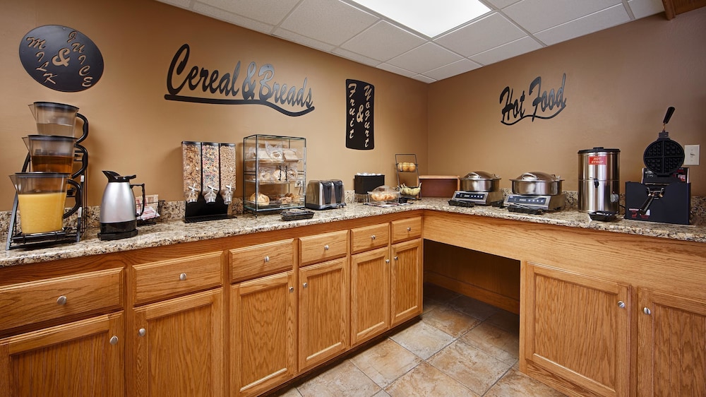 Surestay Plus Hotel By Best Western Poteau 12/36