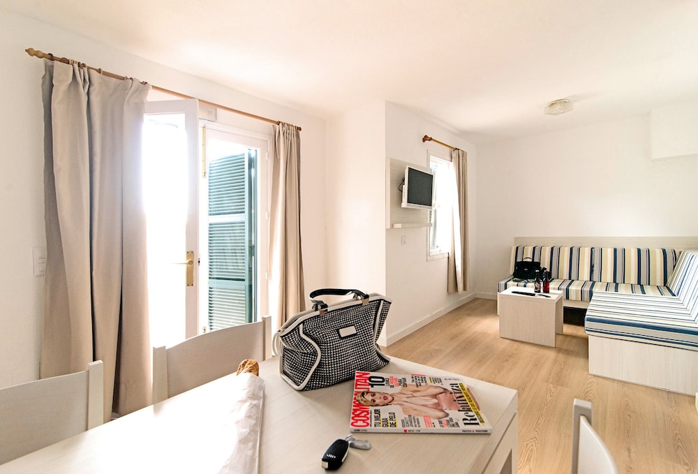 Apartamentos Mar Blanca 37/67