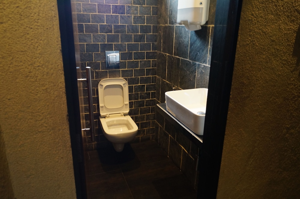 Hotel Kumkum 24/42