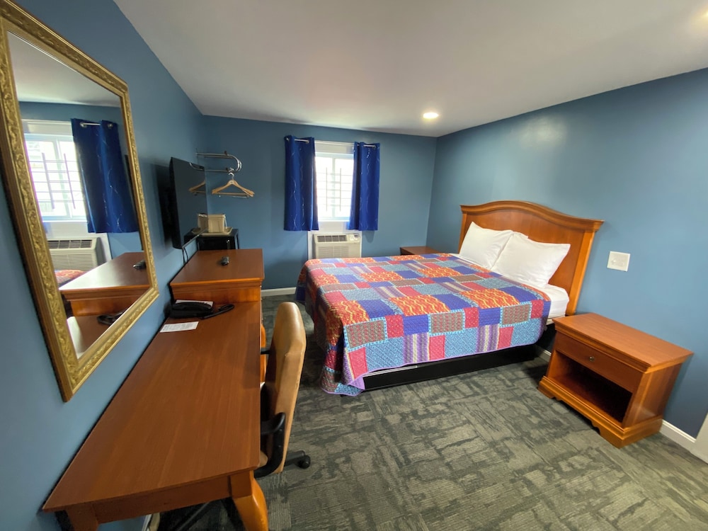 Royal Inn Claremont 6/24