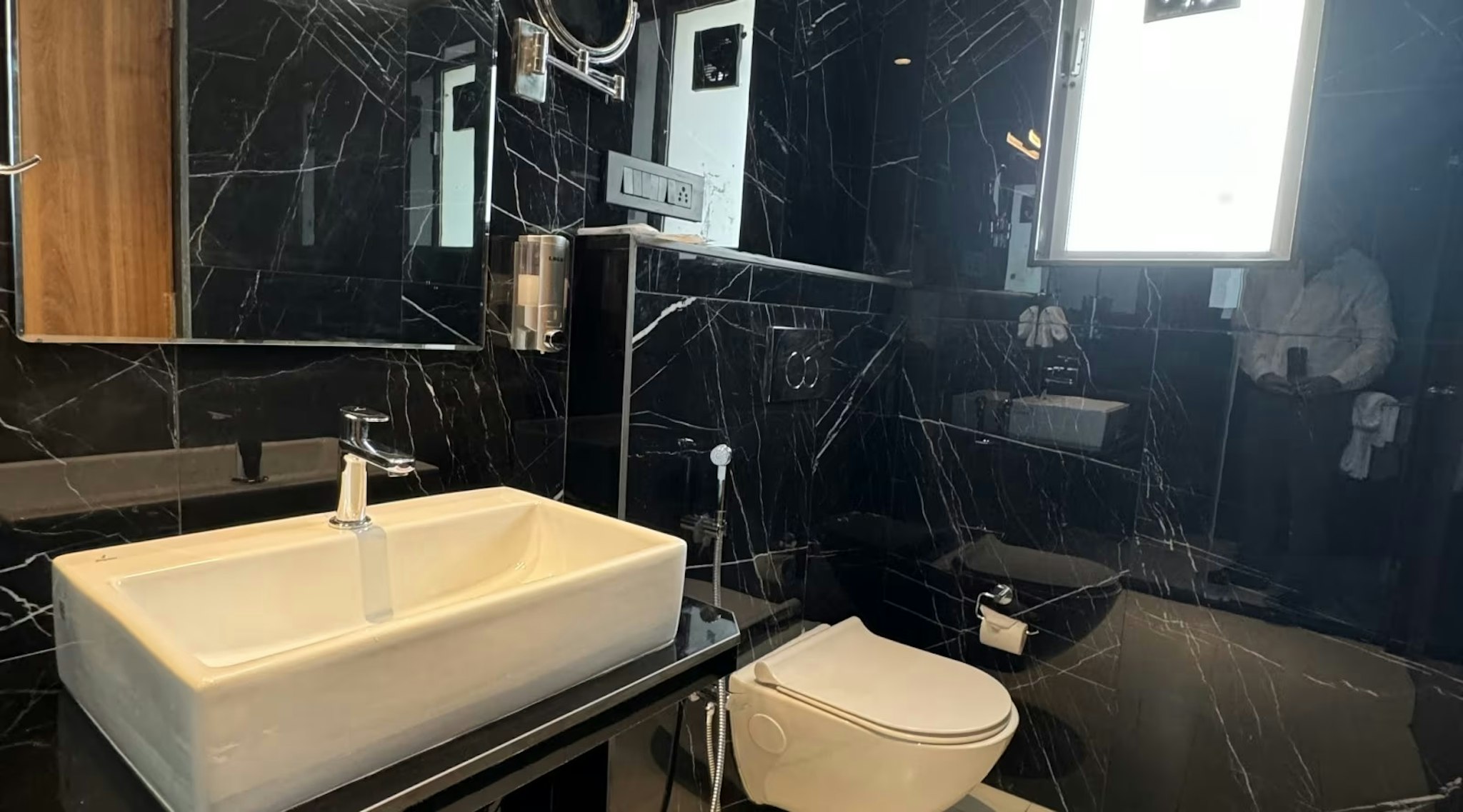 Hotel Mumbai House Malad 9/11