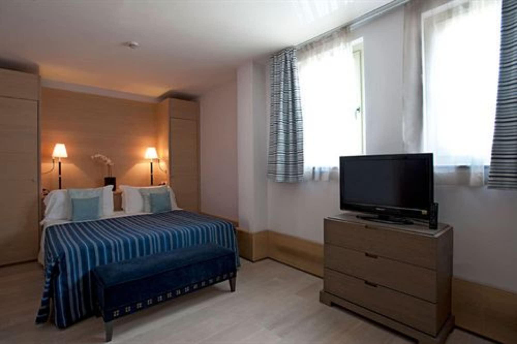 غرفة سوبيريور بسريرين منفصلين بإطلالة على البحر، Grand Hotel Alassio Beach & SPA Resort 3/9