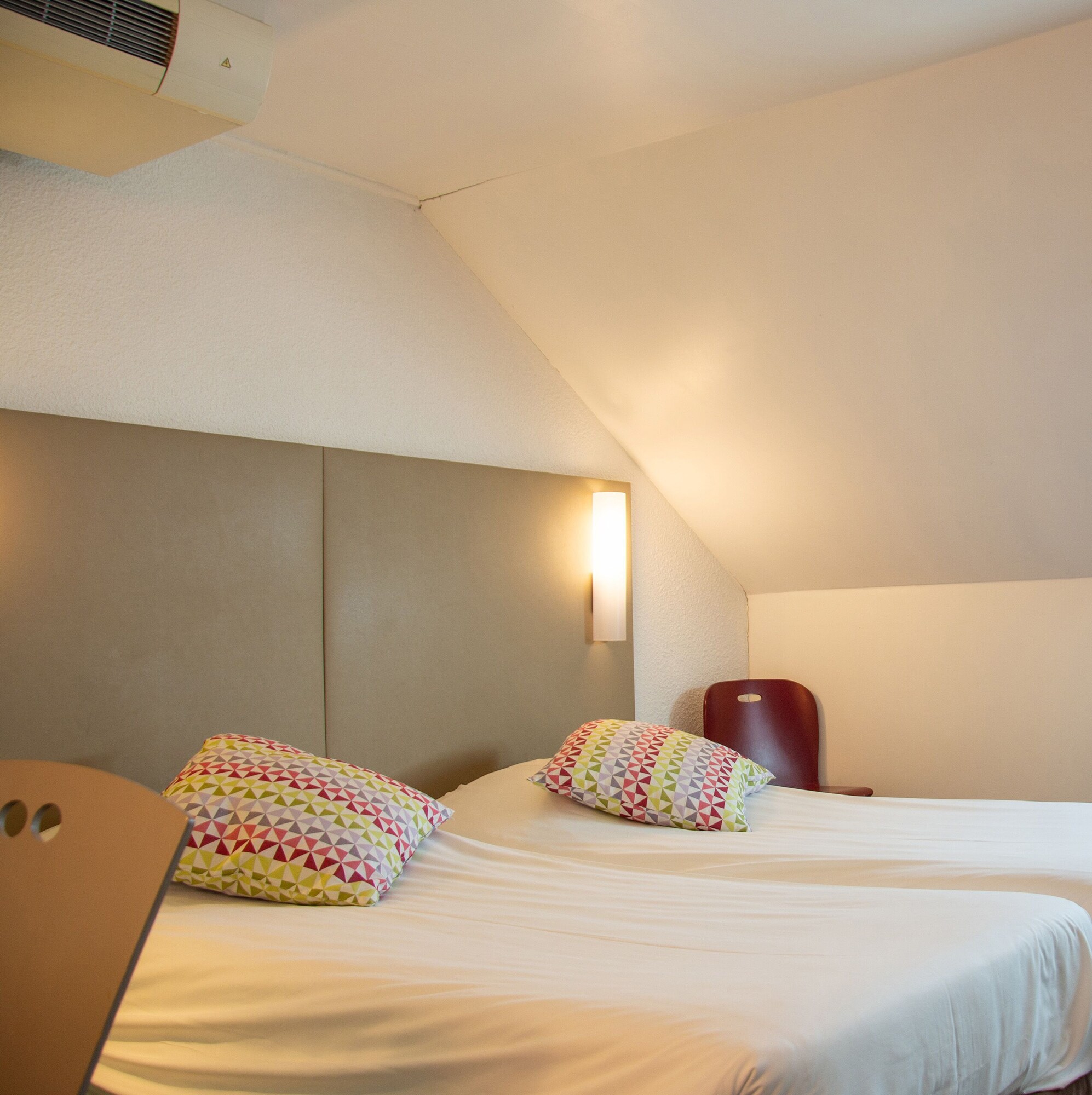 Standard, Twin Beds