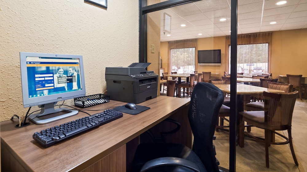 Best Western Plus Executive Hotel 30/37