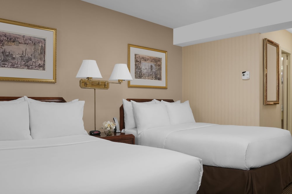 Crowne Plaza Manhattan Times Square by IHG 25/90